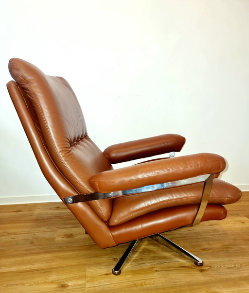 Mid - Century Esa Leather Armchair By Werner Langenfeld For Palma