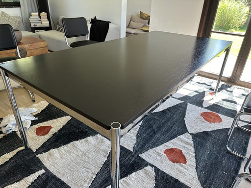 USM Haller black Table