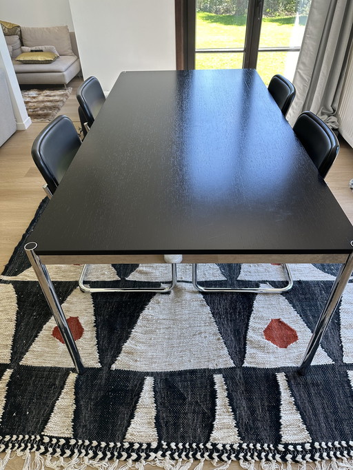 USM Haller black Table