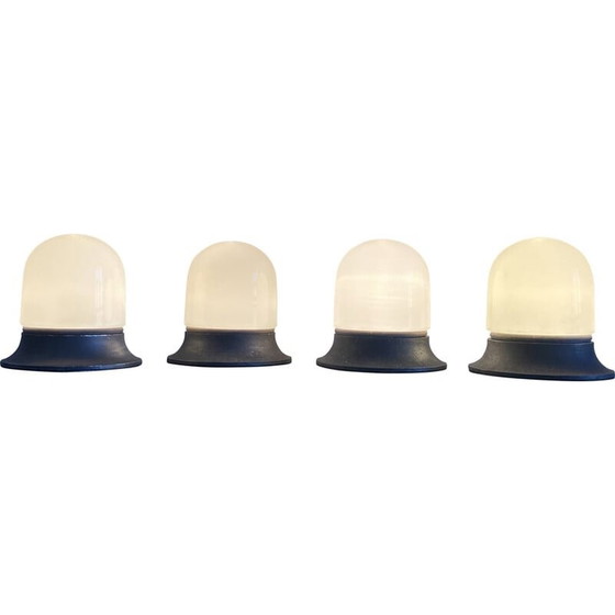 Image 1 of Lampade da parete vintage Artemide in vetro opalino e metallo, 1970