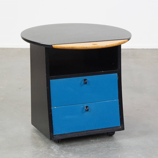 Vintage Design Nightstand By Umberto Asnago For Giorgetti On Wheels