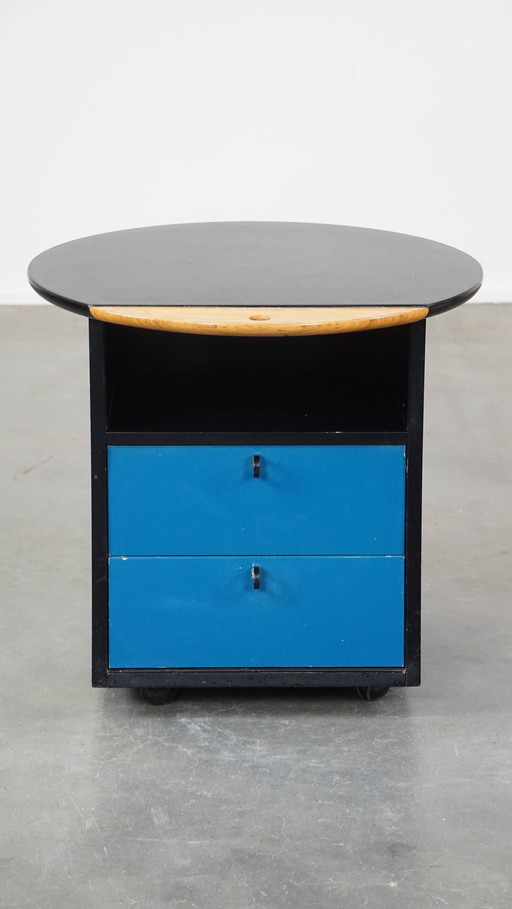 Vintage Design Nightstand By Umberto Asnago For Giorgetti On Wheels