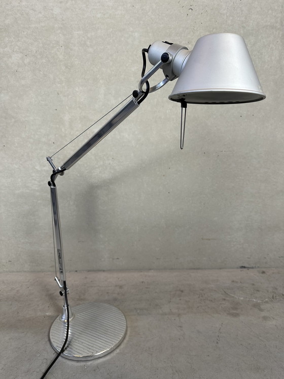 Image 1 of Lampe de bureau moderne Artemide Tolomeo