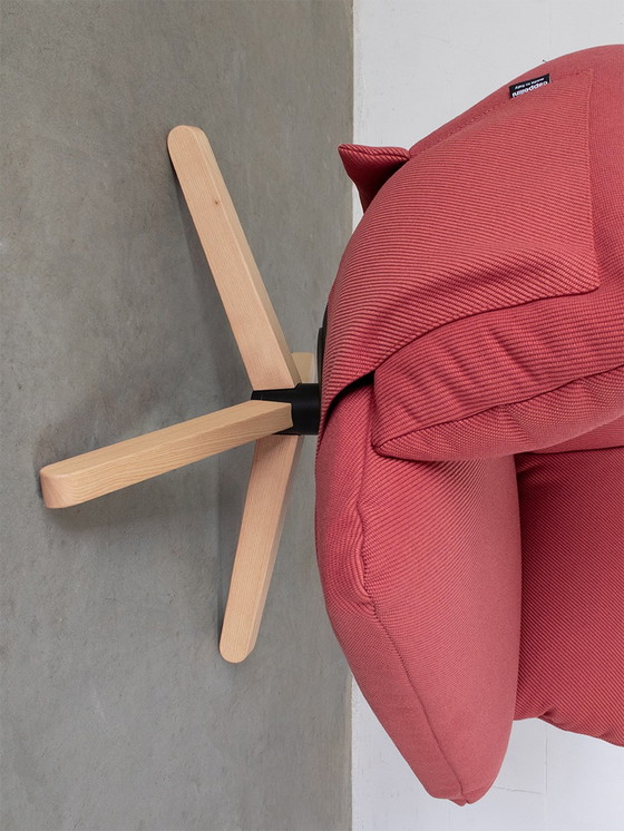 Image 1 of Cappellini Lud,O Fauteuil avec pouf designPatricia Urquiola)