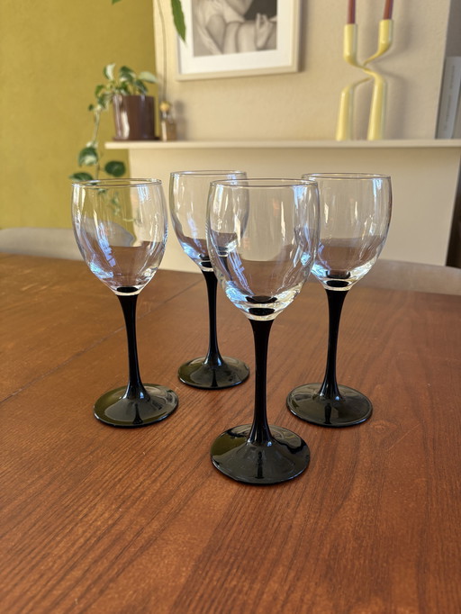 4 Vintage Luminarc Wine Glasses Domino