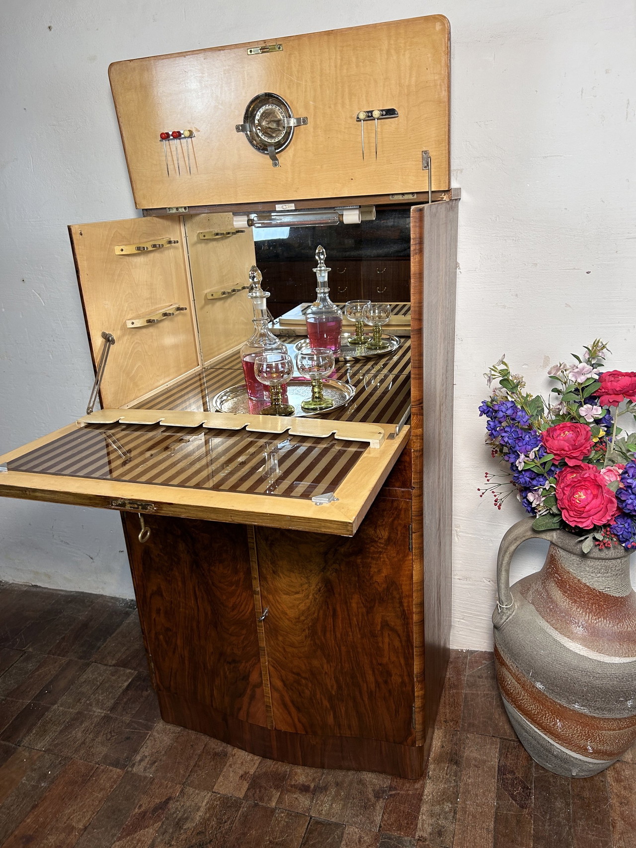 Cocktail bar Art deco Brocante vintage in noce, 1920