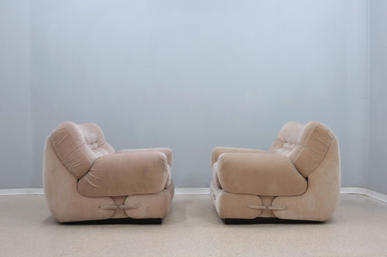 Image 1 of Vintage Pair Of Velvet Armchairs Mariani 1970S