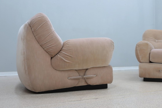 Image 1 of Vintage Pair Of Velvet Armchairs Mariani 1970S