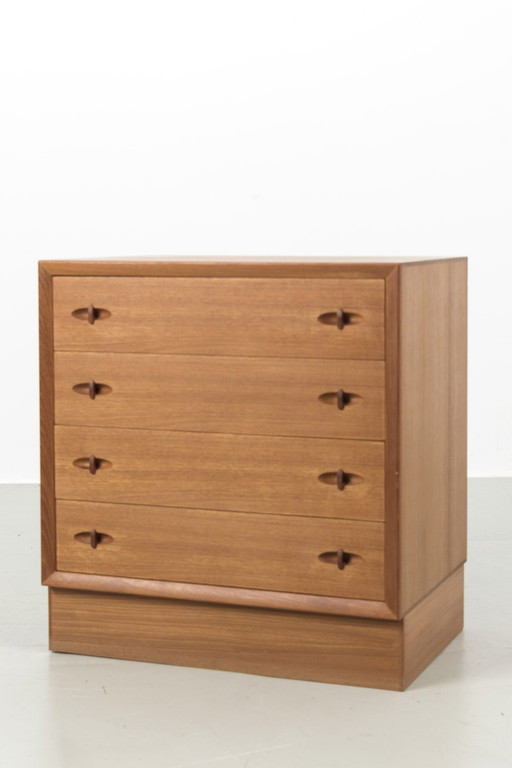 Bramin chest of drawers