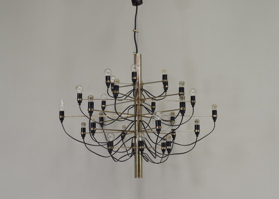 Image 1 of Early edition Gino Sarfatti 2097/30 Brass chandelier for Arteluce / Flos, Italy – 1958