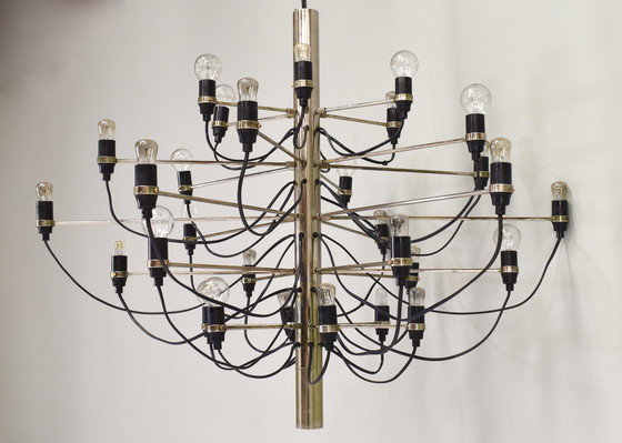 Image 1 of Early edition Gino Sarfatti 2097/30 Brass chandelier for Arteluce / Flos, Italy – 1958