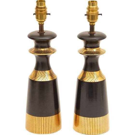 Image 1 of Coppia di lampade da tavolo vintage nere con design dorato della gamma Crown Devon Memphis