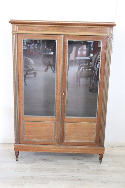 Vetrina in legno d'epoca