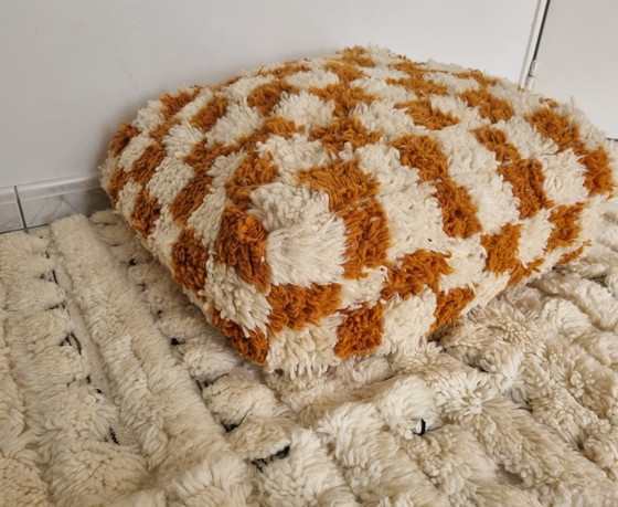 Image 1 of Berber cushion