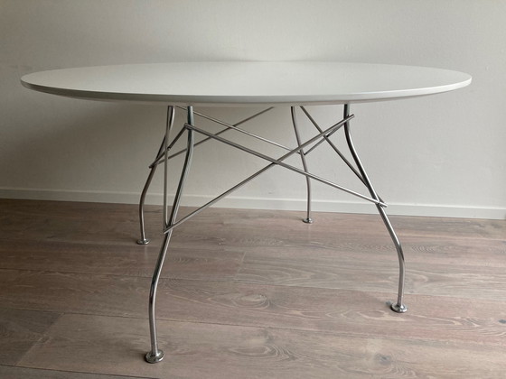 Image 1 of Kartell Table de salle à manger Glossy ronde blanche 127cm de diamètre