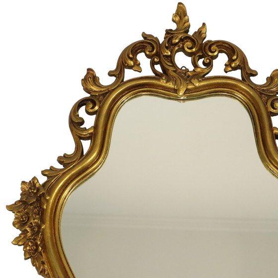 Image 1 of Miroir doré de style rococo avec console