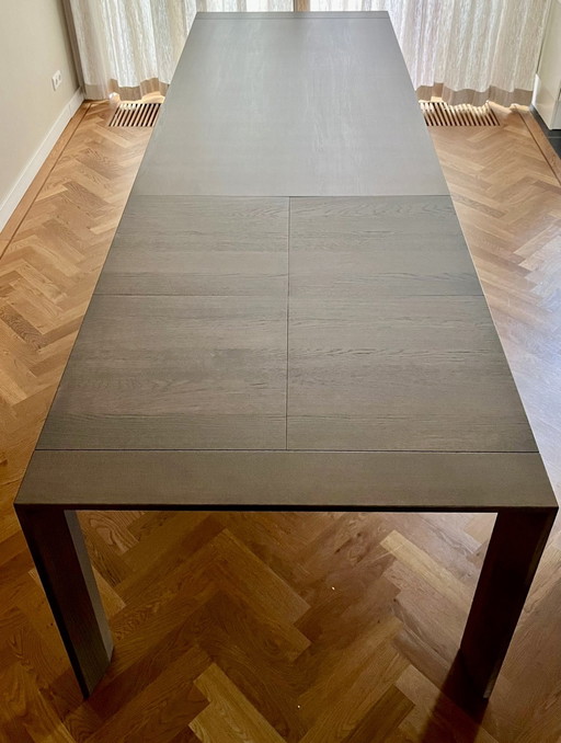 Arco extenso dining table