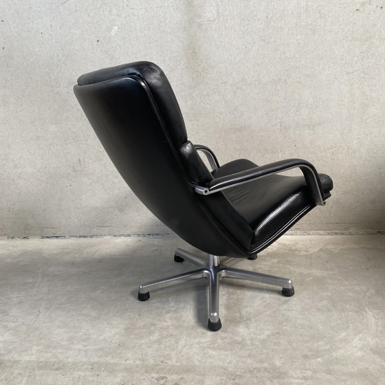 Image 1 of Artifort F141 leather swivel armchair Geoffrey Harcourt