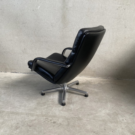 Image 1 of Artifort F141 leather swivel armchair Geoffrey Harcourt