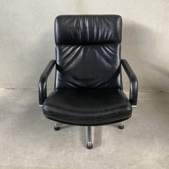 Image 1 of Artifort F141 fauteuil pivotant en cuir Geoffrey Harcourt