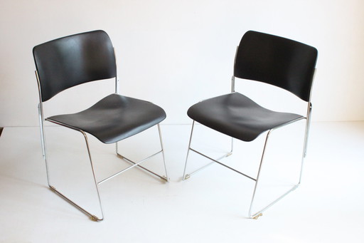 Chaises Howe 40/4 par David Rowland, ensemble de deux