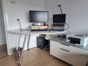 Scrivania Ligne Roset con cassettiera collegata