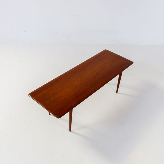 Image 1 of Peter Hvidt Table basse Minerva France & Son