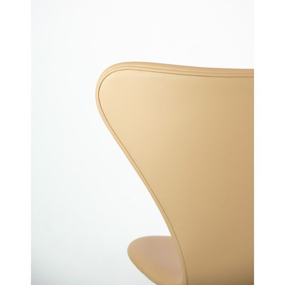 Image 1 of Set of 4 vintage Seven chairs model 3107 by Arne Jacobsen for Fritz Hansen
