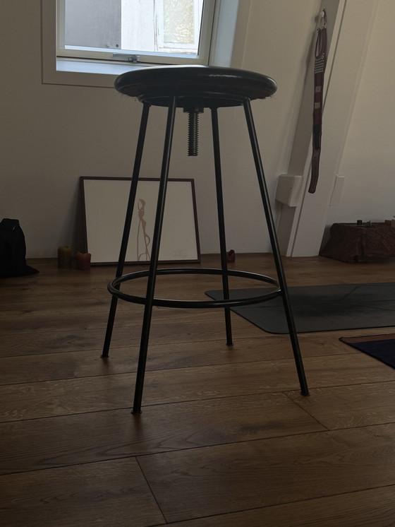 Image 1 of 1 Ronde Tafel 2 Stoelen