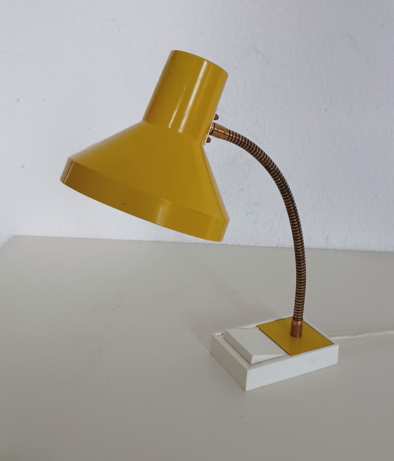 Image 1 of Lampada da scrivania gialla anni Settanta 