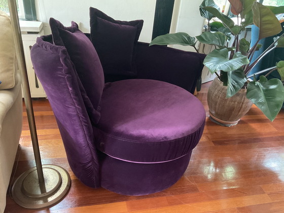 Image 1 of 2x fauteuils en velours violet