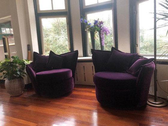 Image 1 of 2x fauteuils en velours violet