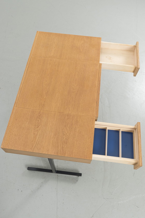 Image 1 of Bureau ou coiffeuse minimaliste