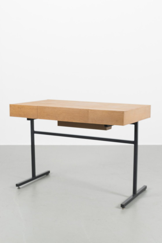 Image 1 of Bureau ou coiffeuse minimaliste