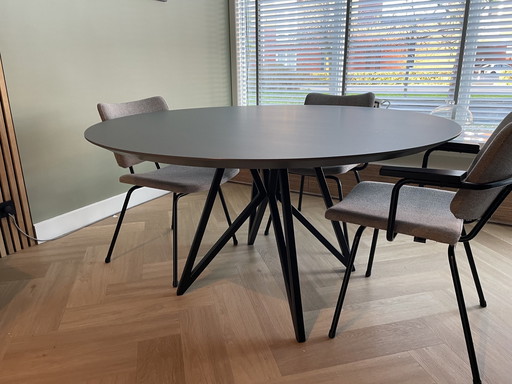 Studio Henk Round Table 140Cm Butterfly Quadpod