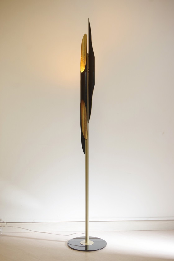 Image 1 of Lampada da terra Coltrane - Illuminazione moderna di lusso in ottone e nero opaco