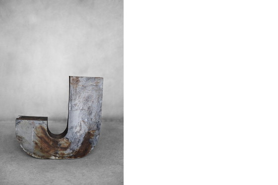 Image 1 of Lettera J in metallo polacco industriale vintage, anni '50