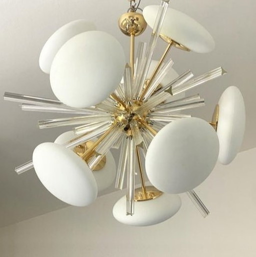 Sputnik Gold Chandelier Triedro And White Murano