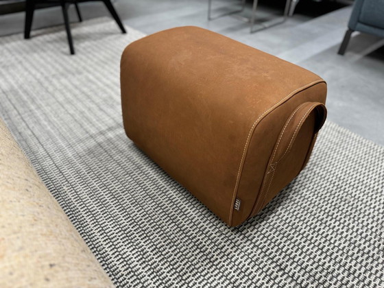 Image 1 of Label Gin Yak Brown pouf