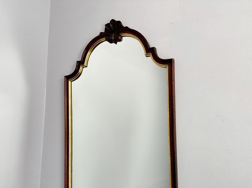 Specchio vintage con cornice in legno intagliato di grandi dimensioni