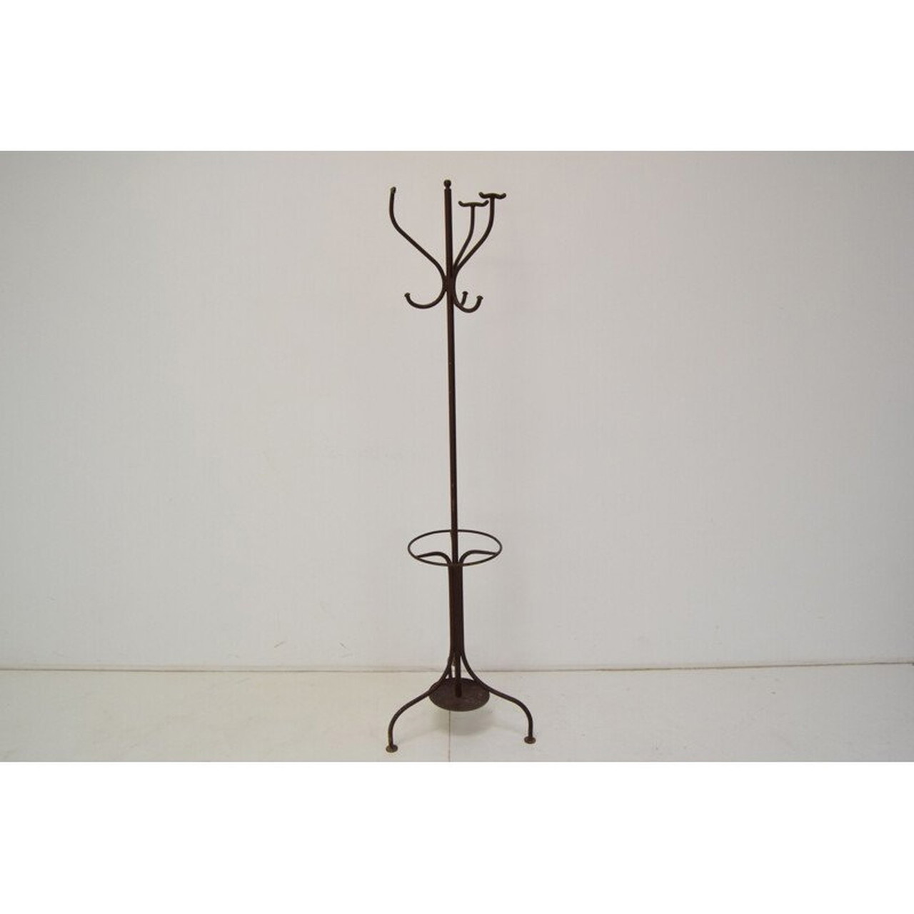 Vintage cast iron coat and umbrella stand, 1920 €570 Whoppah