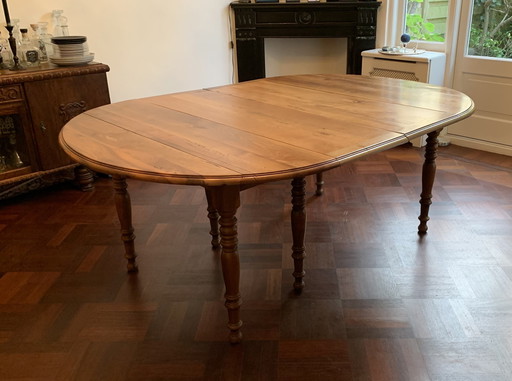 Extendable Dining Table Style Louis Philippe