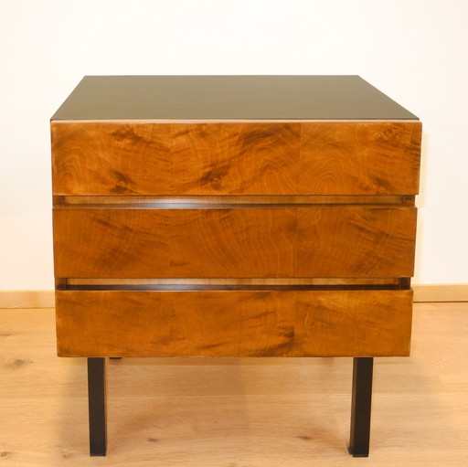 Mini-commode, Bouleau flammé teinté avec plateau en Resopal noir, années 1960