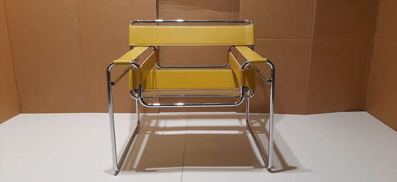 Image 1 of Knoll Wassily B3 New-Never-Used Armchair In Amber Leather By Marcel Breuer