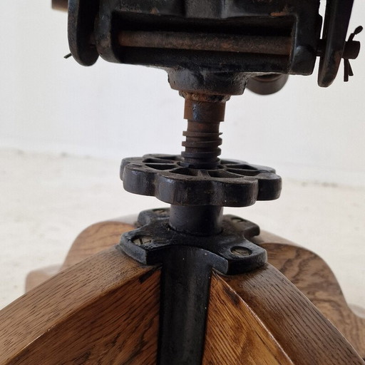 Vintage industrial oak swivel chair, England 1900