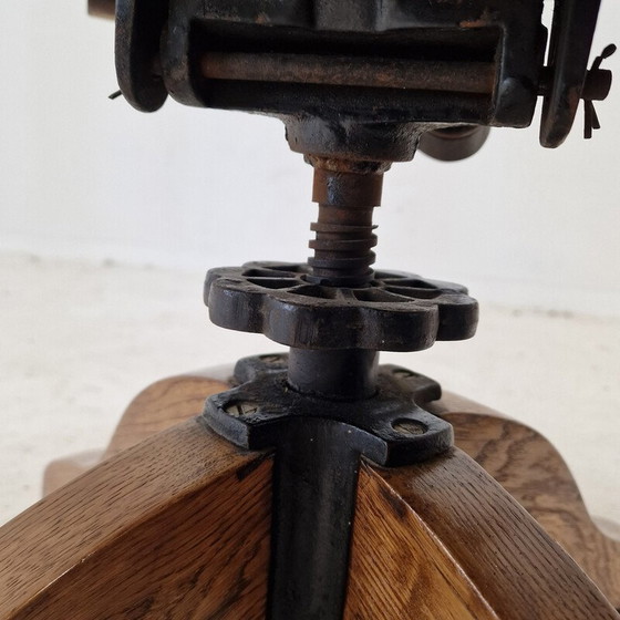 Image 1 of Vintage industrial oak swivel chair, England 1900