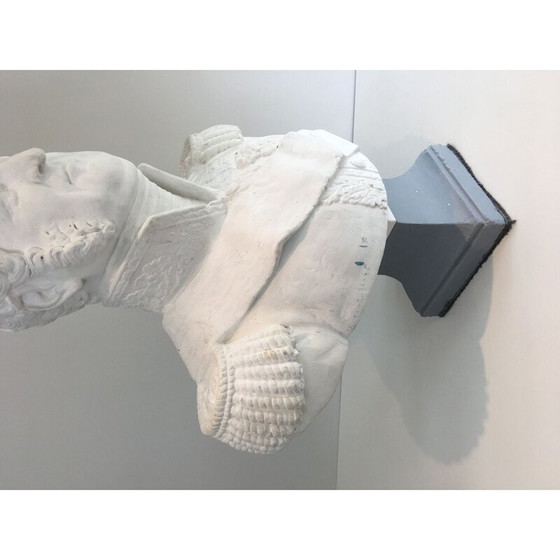 Image 1 of Busto de yeso antiguo de Luis Felipe, 1930