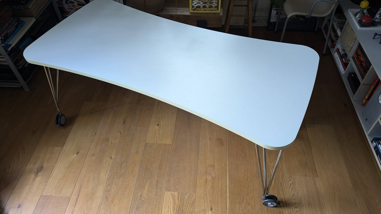 Kartell Max Table | €300 | Whoppah Kartell Max Table | €300 | Whoppah
