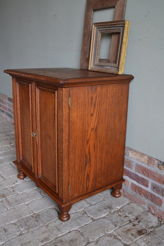 Image 1 of Comò Art Déco in rovere antico.