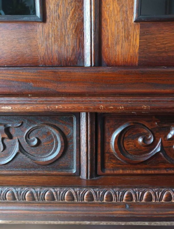 Image 1 of Vetrina in rovere massello del XX secolo 